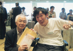 NHK厚生文化事業団創立50周年記念式典にて、尊敬するノンフィクション作家・柳田邦男先生とのツーショット